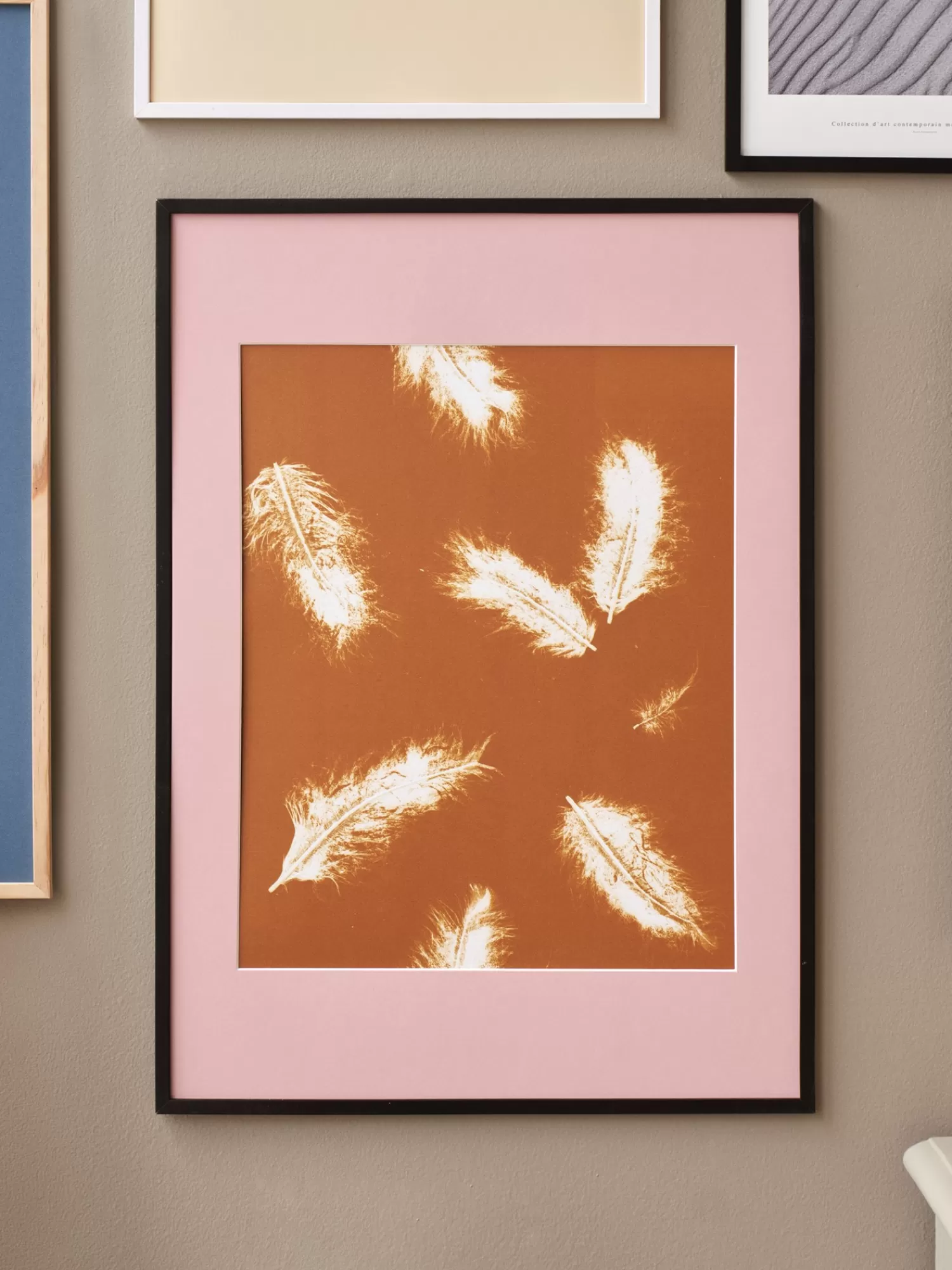 Plakat Feather Dark Mustard 40 X 50 Cm*Søstrene Grene New